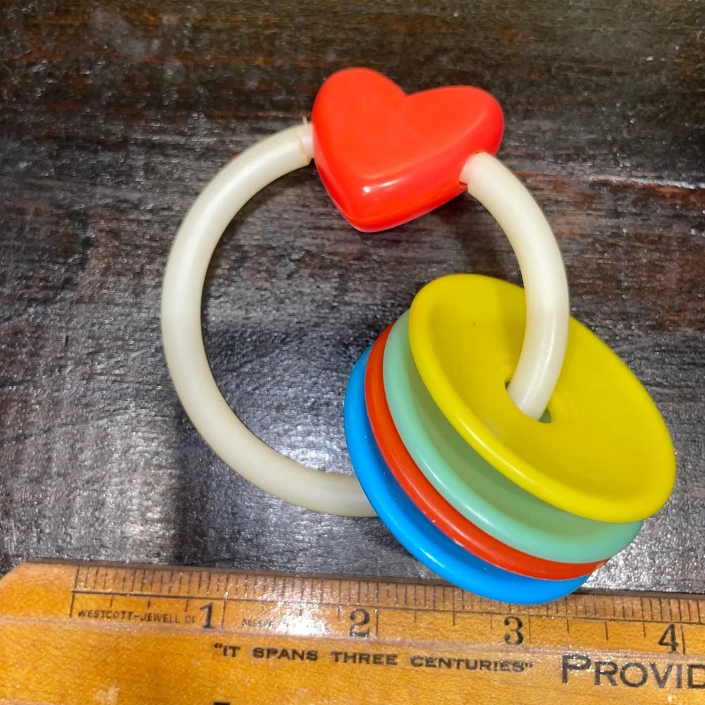 Vintage Kidentials Rainbow‎ Heart Baby Nursery Charms Toy 1987
